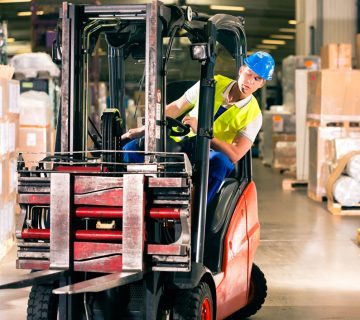 Navigating forklift licence requirements in the uk 360x320